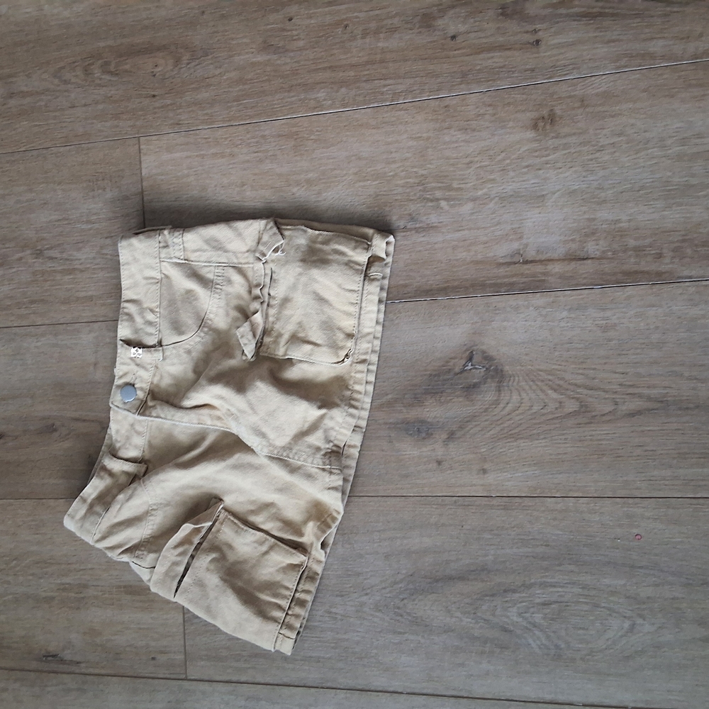 Stylish Tan Cargo Shorts